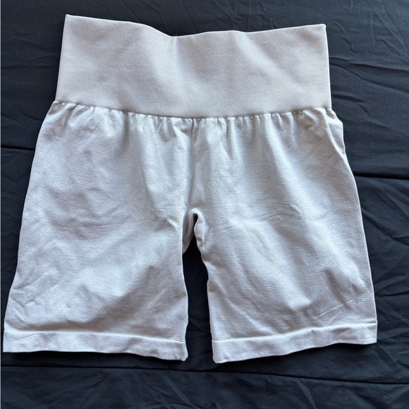 NVGTN Solid Seamless Shorts High Waisted Beige Tan Size S - Picture 4 of 7